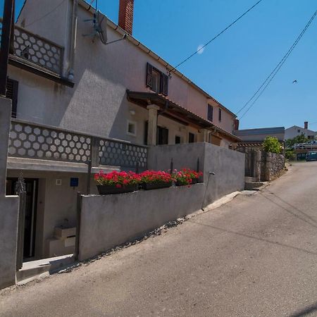 Apartment Andrija Vrbnik Exteriér fotografie