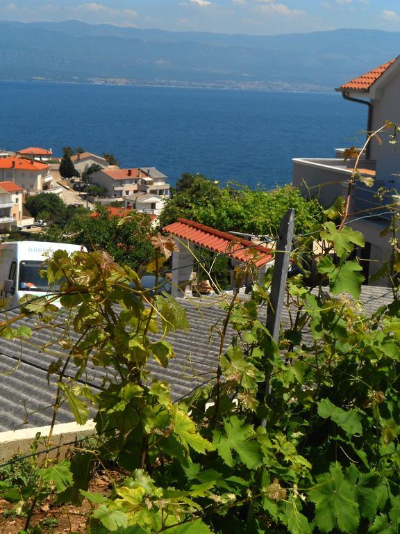 Apartment Andrija Vrbnik Exteriér fotografie